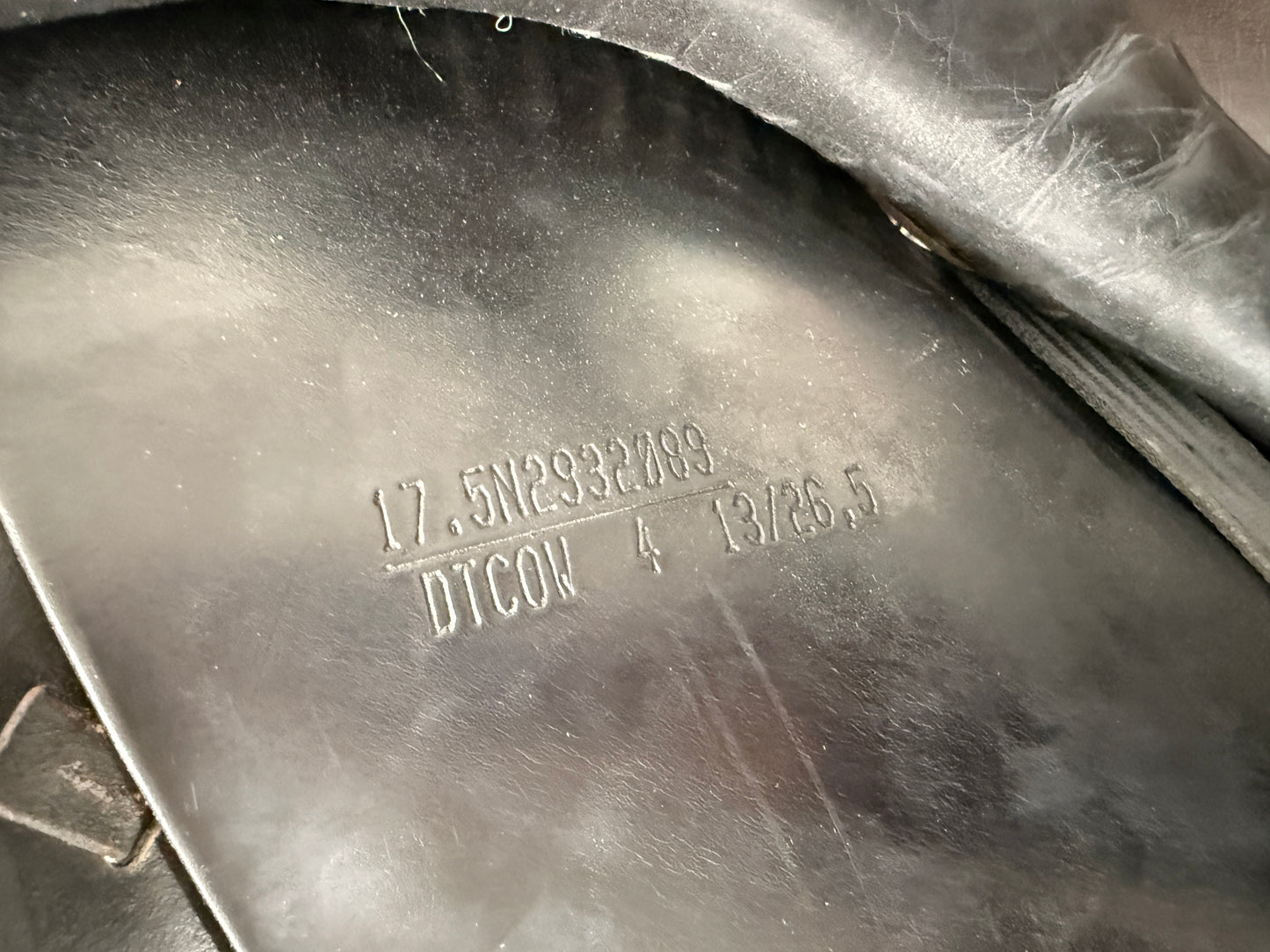 Cobra Dressursattel 17,5 Zoll halbtief & kurz
