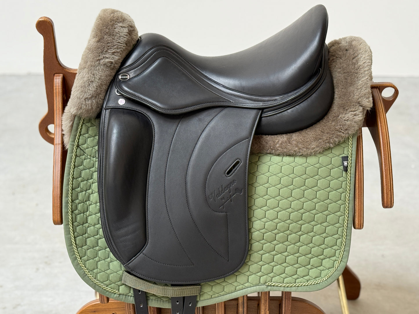 Euroriding Valdagno by Selleria Equipe Dressursattel mit Wollkissen