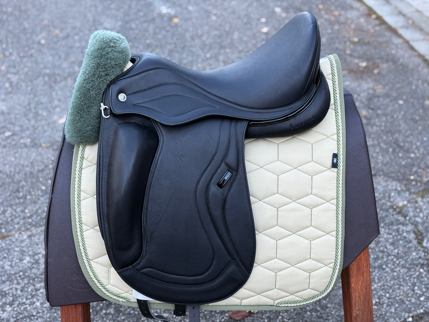 Silla de doma Ikonic Pro Evolution de una sola hoja