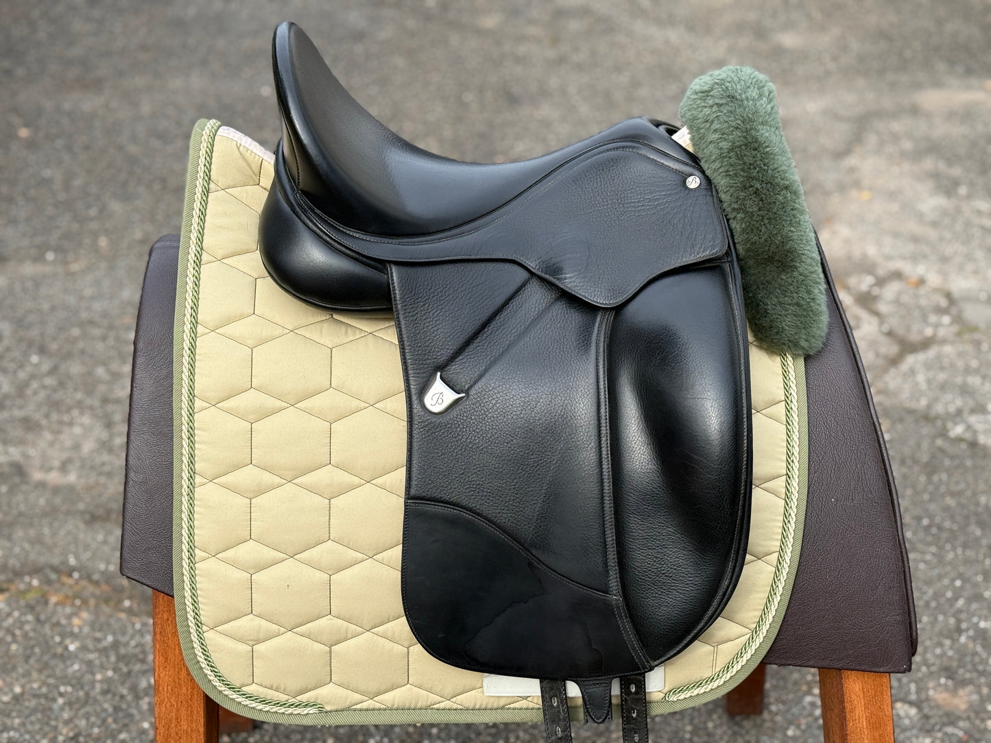 #K177 Bates Isabell Dressursattel 16,5 Zoll