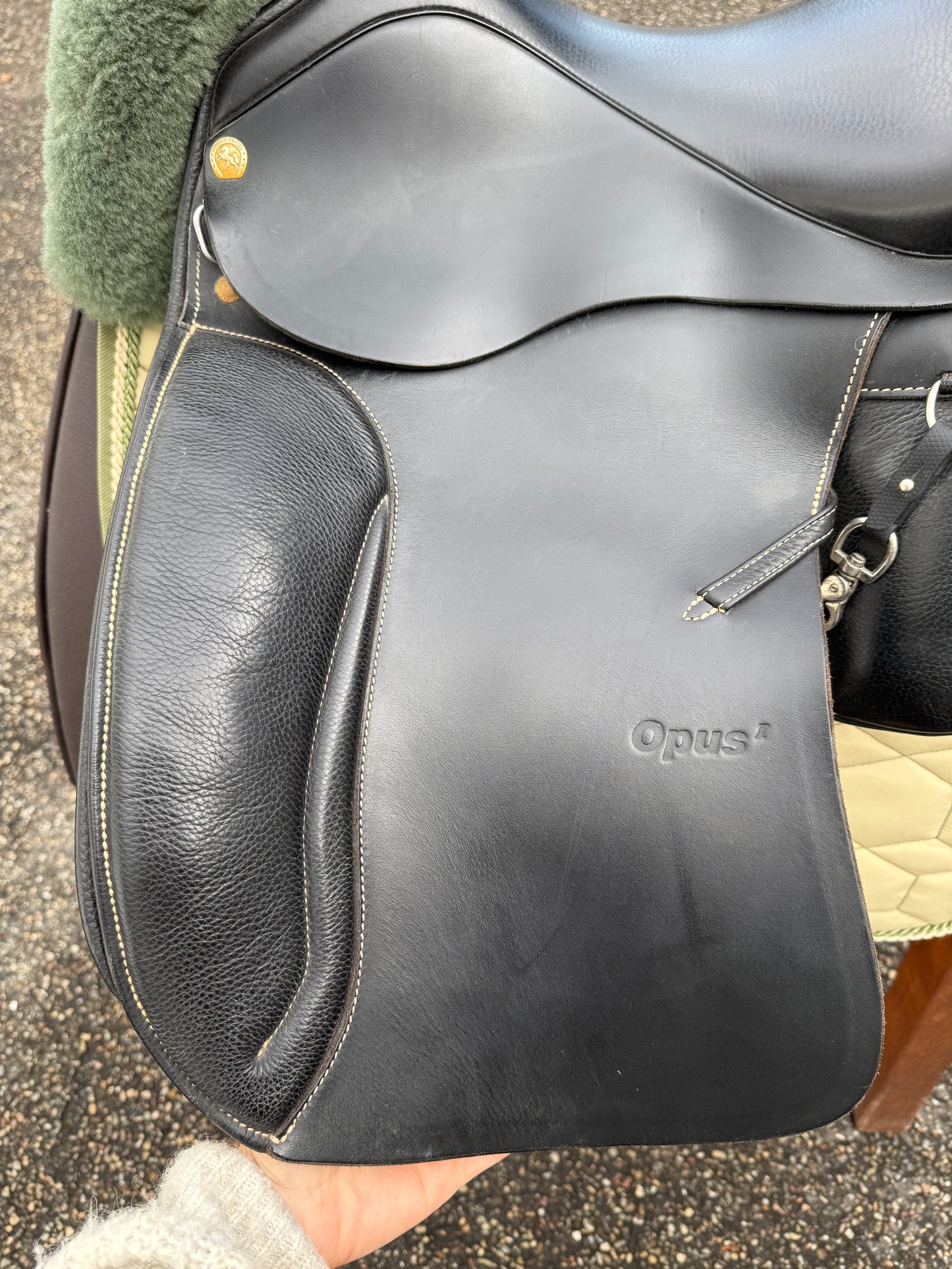 #215 Sommer Opus I Dressursattel mit Equitation Kissen 17,5 Zoll