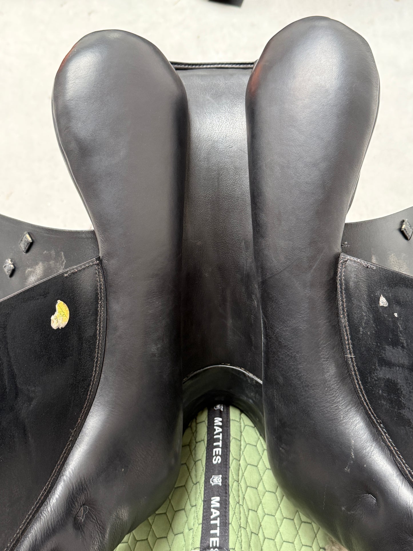 Prestige Modena Dressursattel 17 Zoll 33 mit Klettpauschen