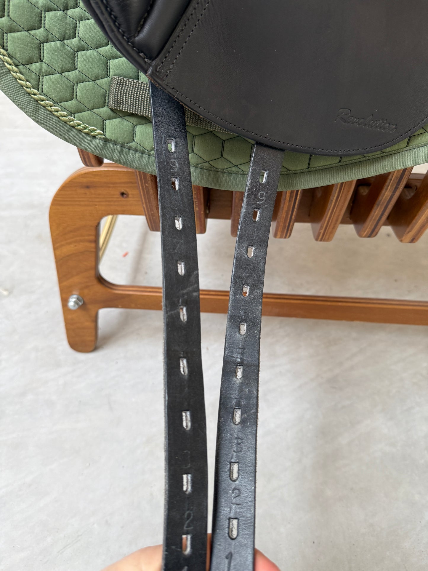 Horse Star Revolution Dressursattel 17,5 Zoll aus 2022