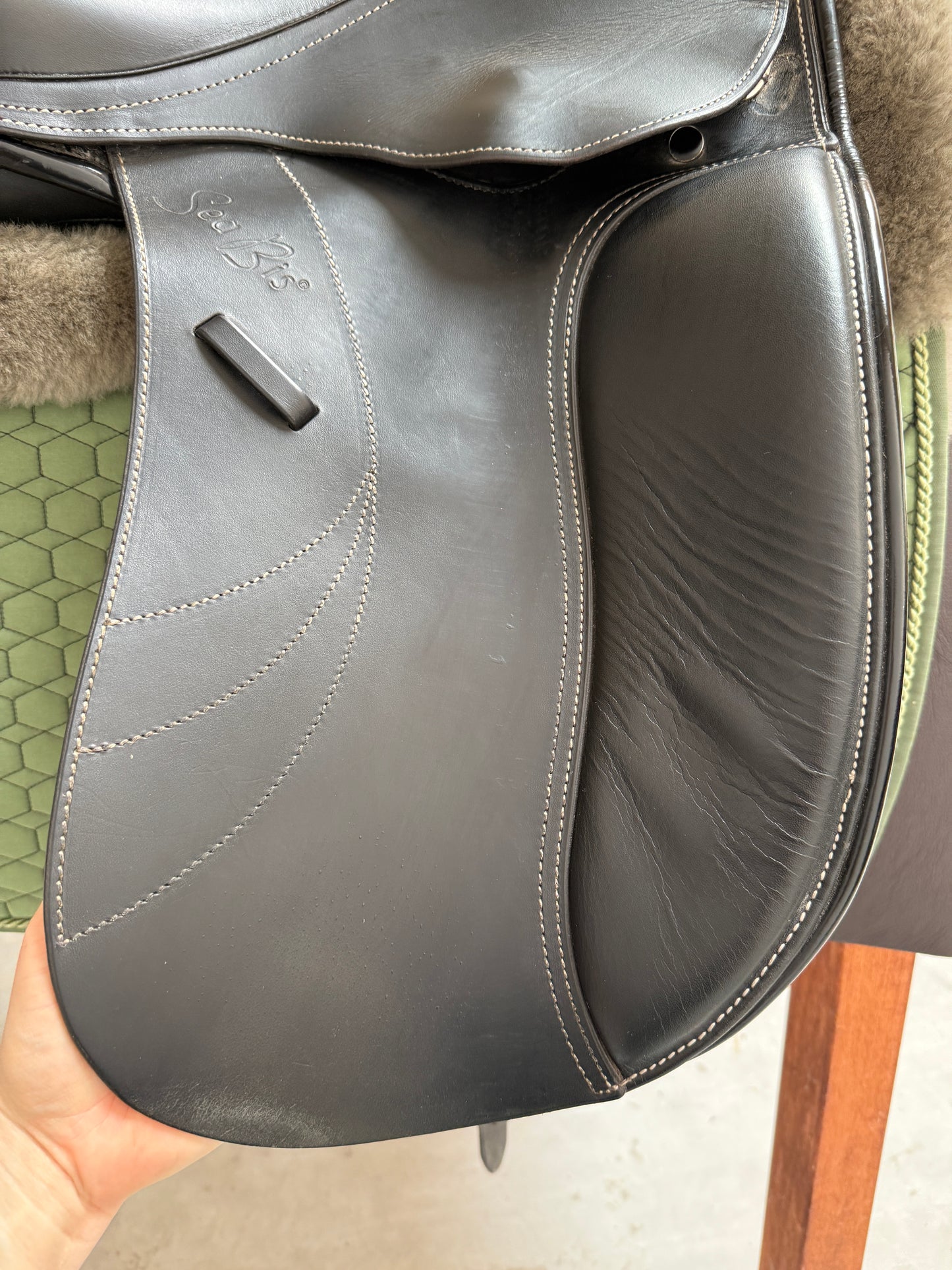 Seabis Saga Revolution Dressursattel 17 Zoll aus 2023