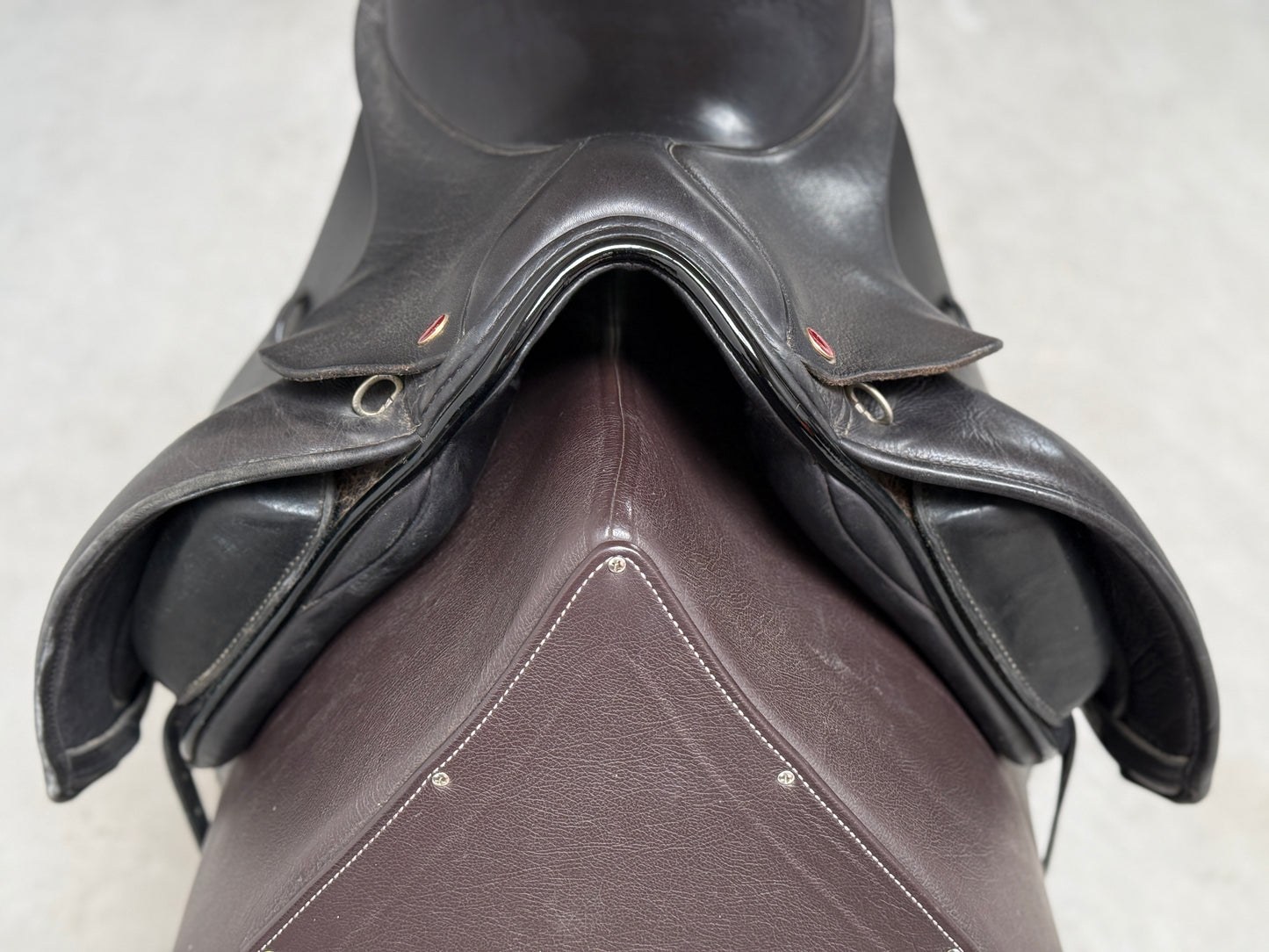 Dresch Tristan Dressursattel Klettpausche 17 Zoll aus 2023