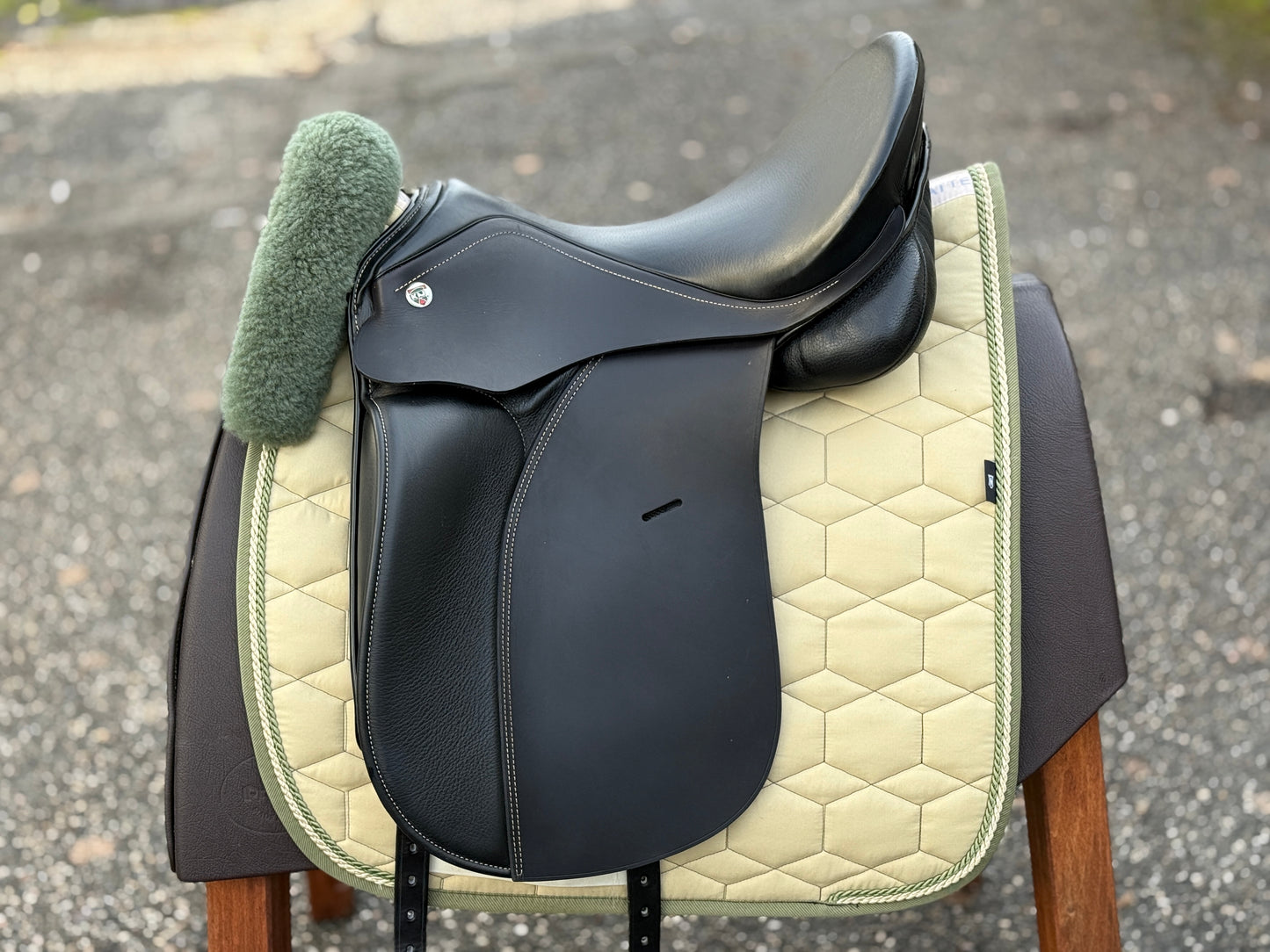 #248 Niedersüß Tango Dressursattel 17,5 Zoll NEU