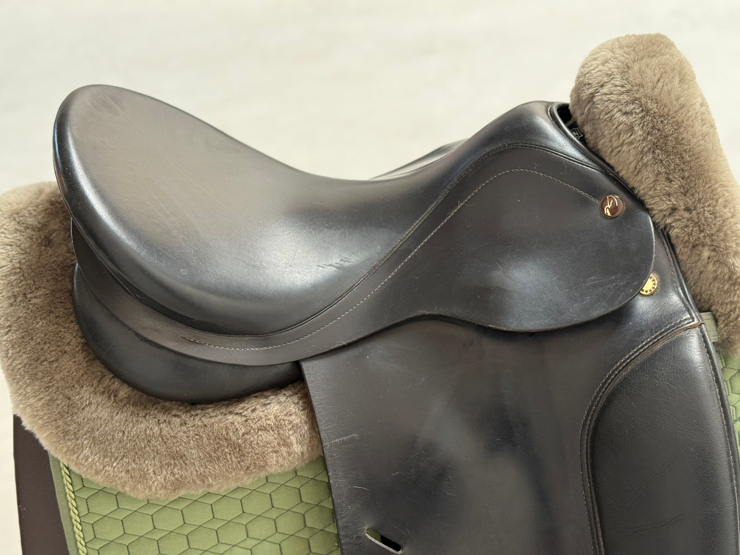 Prestige Hippos Dressage Dressursattel 17 Zoll 33
