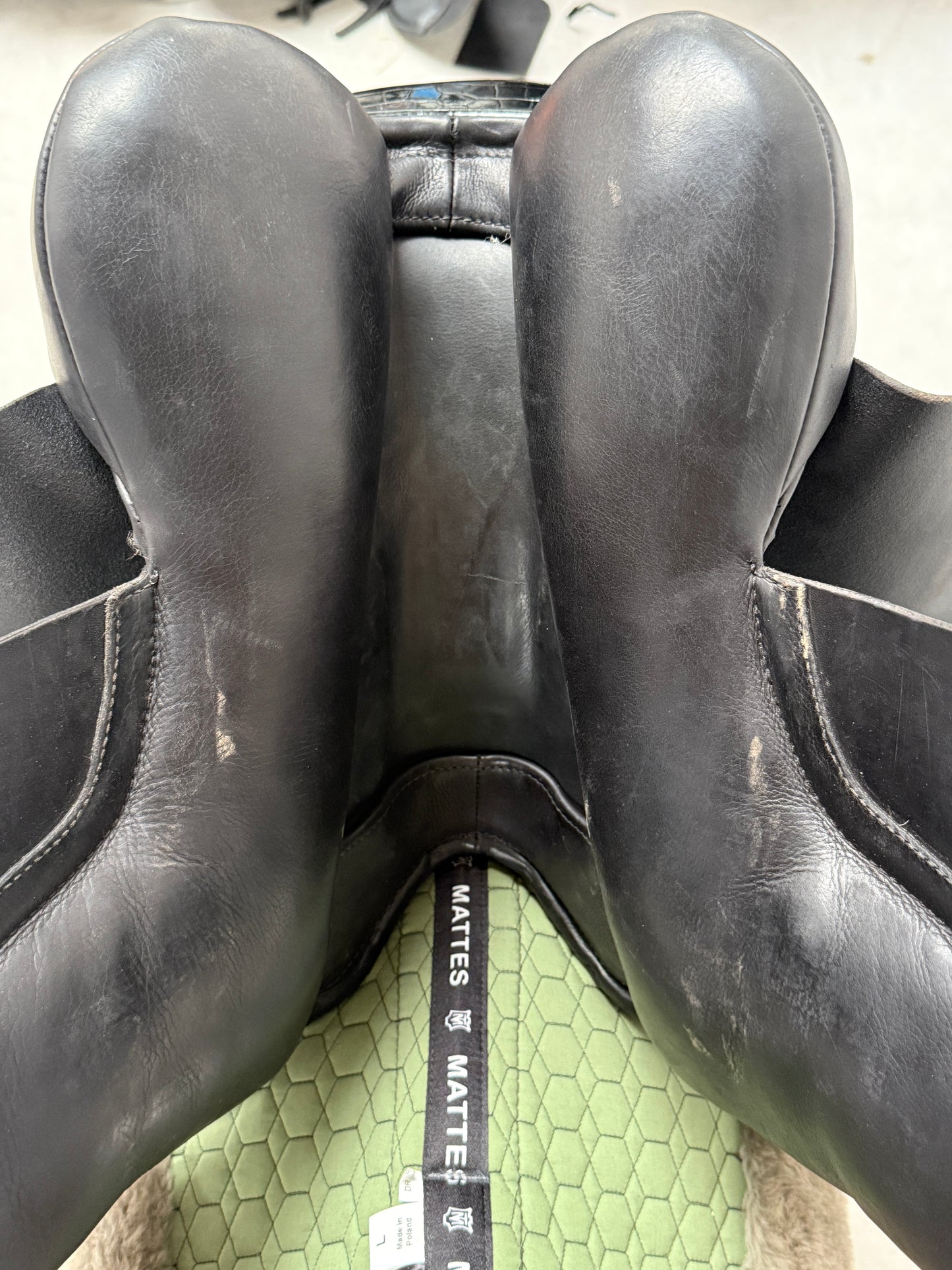 Dresch XT Flat Dressursattel Klettpausche 17 Zoll aus 2022