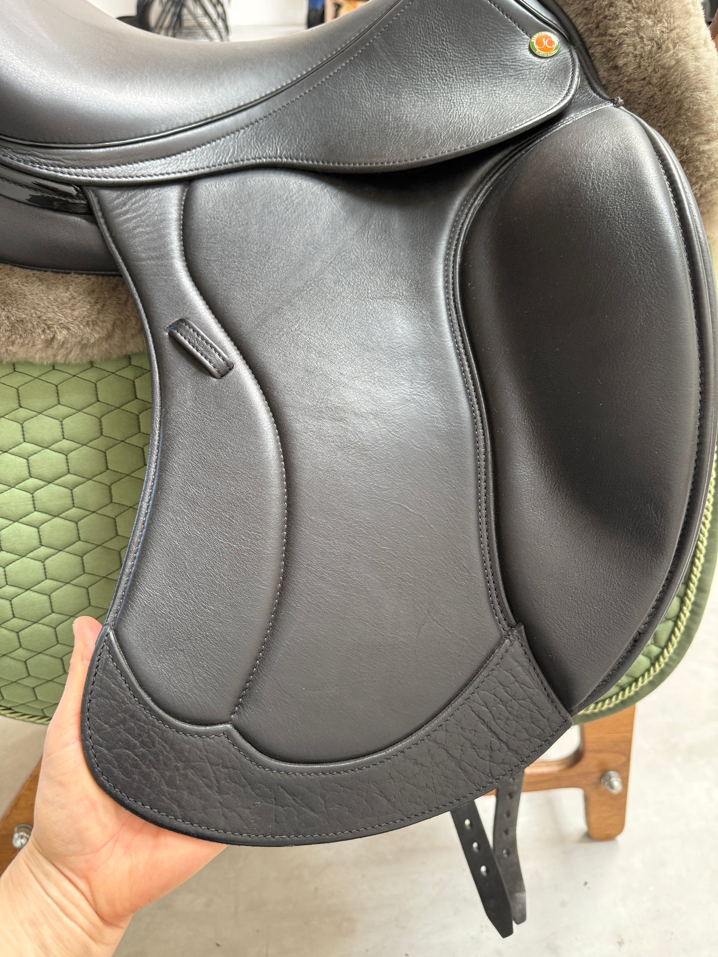 Jorge Canaves P3 Dressursattel 17,5 Zoll halbtief Glitzer