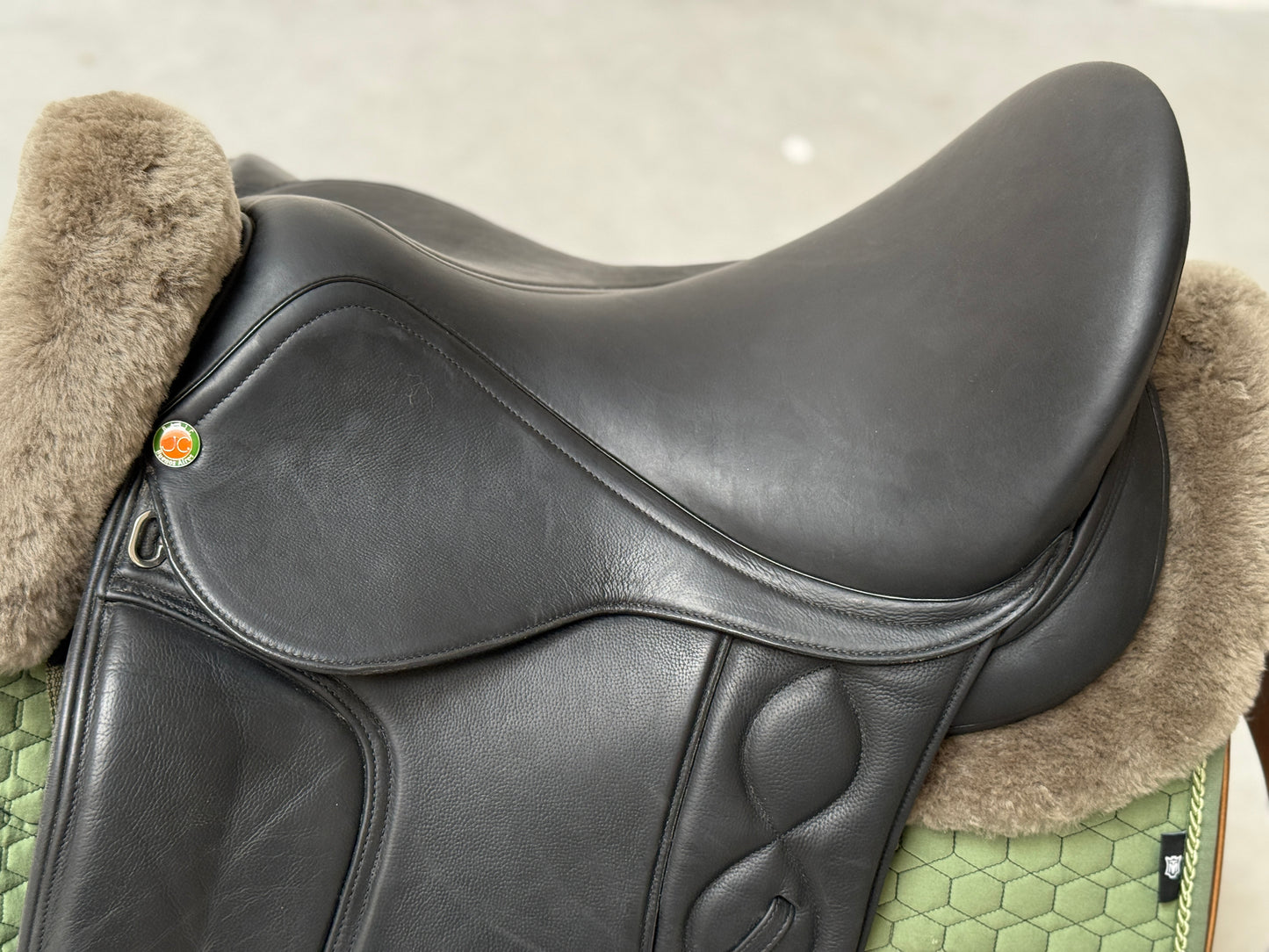 Jorge Canaves Pradera II Dressursattel 17,5 Zoll schwarz Barocksattel Working Equitation neuwertig