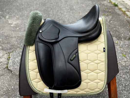 #125 Amerigo Cortina Pinerolo dressage saddle 17.5 inches