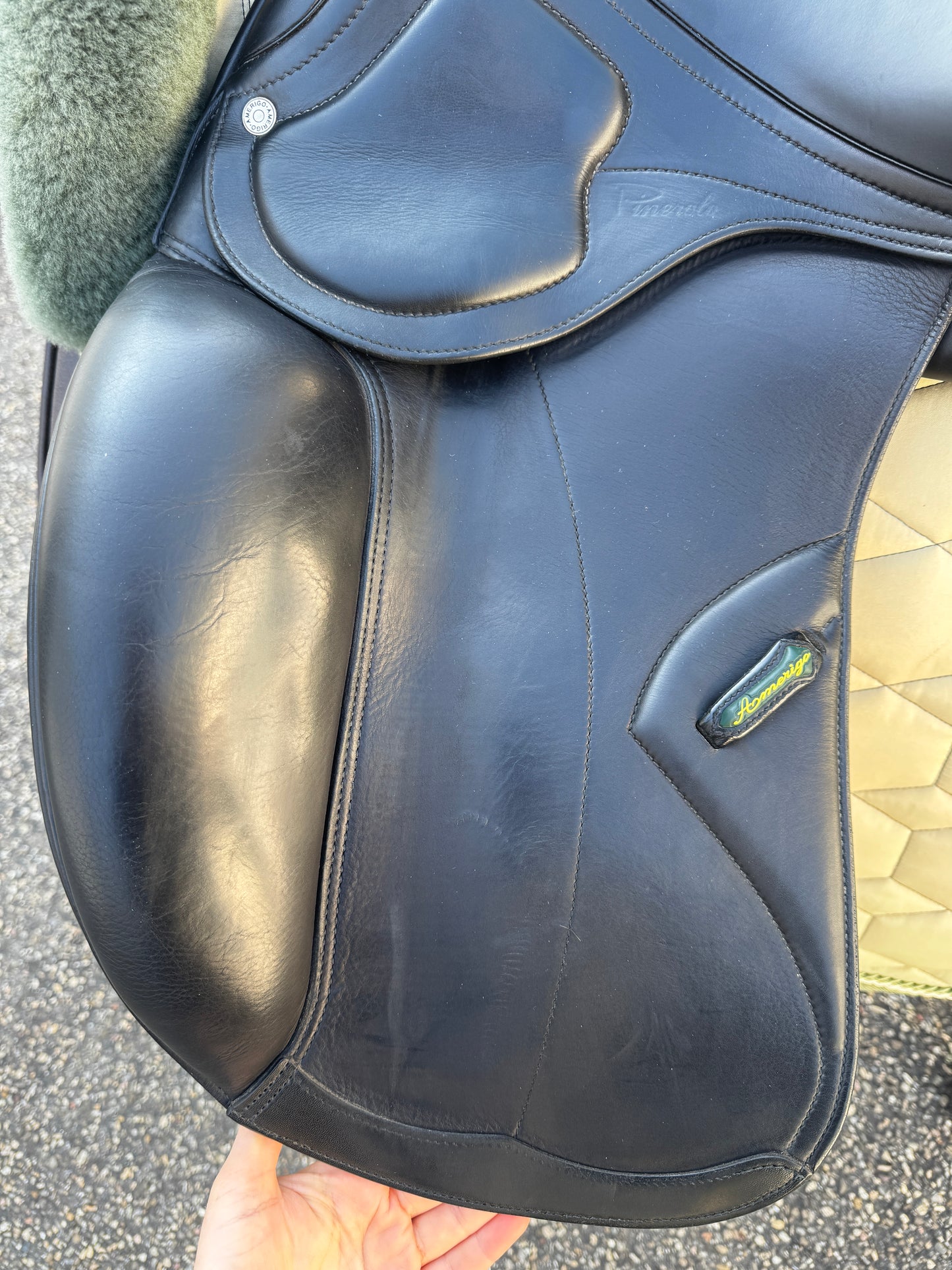#143 Amerigo Classic Dressage Pinerolo Dressursattel 17,5 Zoll M LHI SW aus 2021