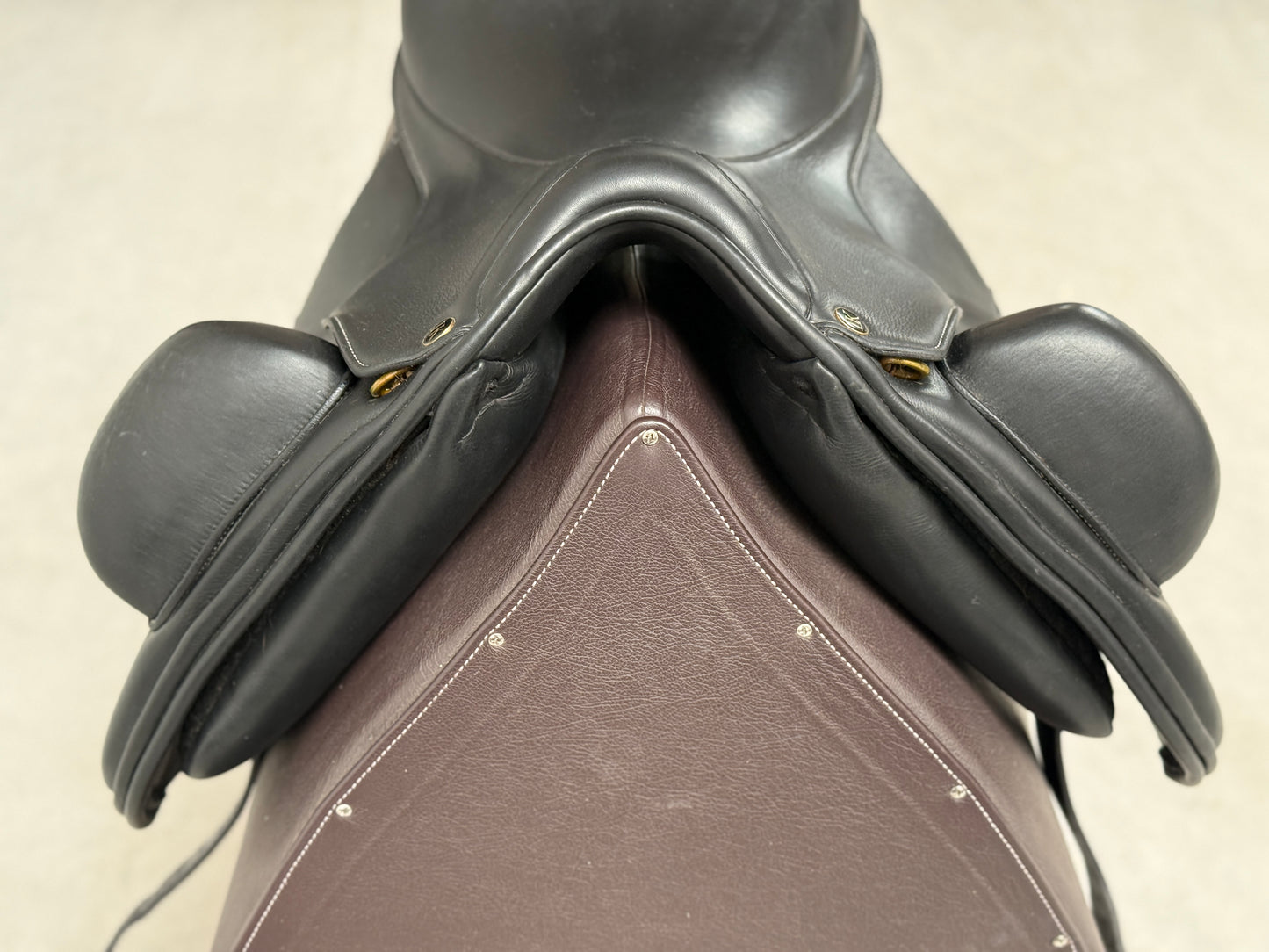 Luisa Koehne Masterclass Dressursattel 18 Zoll schwarz mit Glitzerspiegel