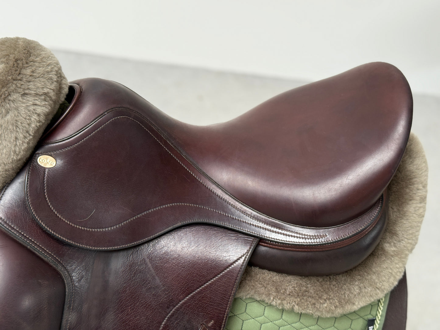 Cobra Dressursattel 17,5 Zoll dunkelbraun doubliert