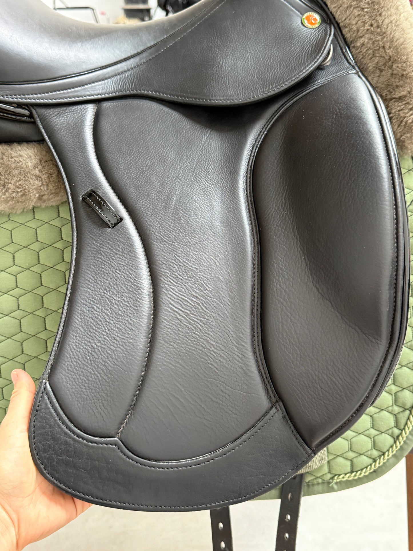 Jorge Canaves P3 Dressursattel 17 Zoll