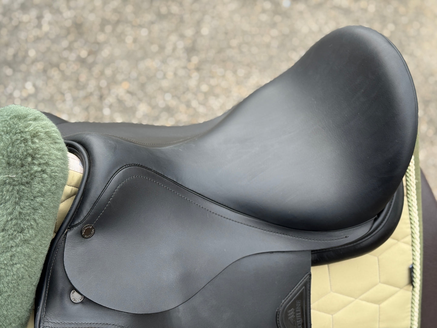 #196 Equiline Elite Dressursattel 17 Zoll