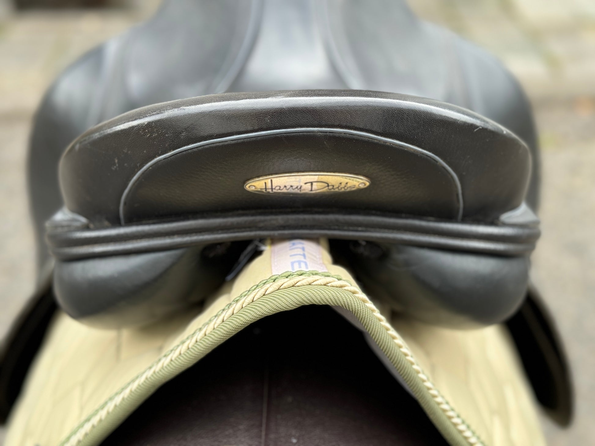 Harry Dabbs Allure Dressage saddle Black 17.5 Medium Harry Dabbs Allure Dressage saddle Black 17.5 Medium