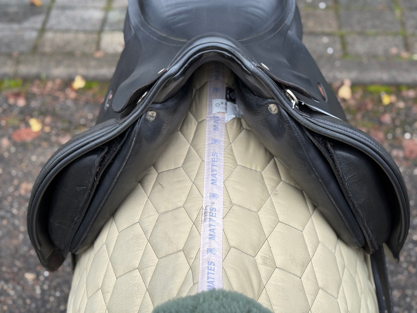 #234 Röther Dressursattel Direkt französische Kissen 17,5 Zoll