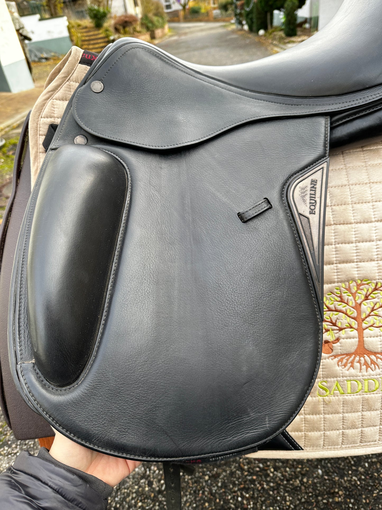 Equiline Dressursattel 18 Zoll Monoblatt