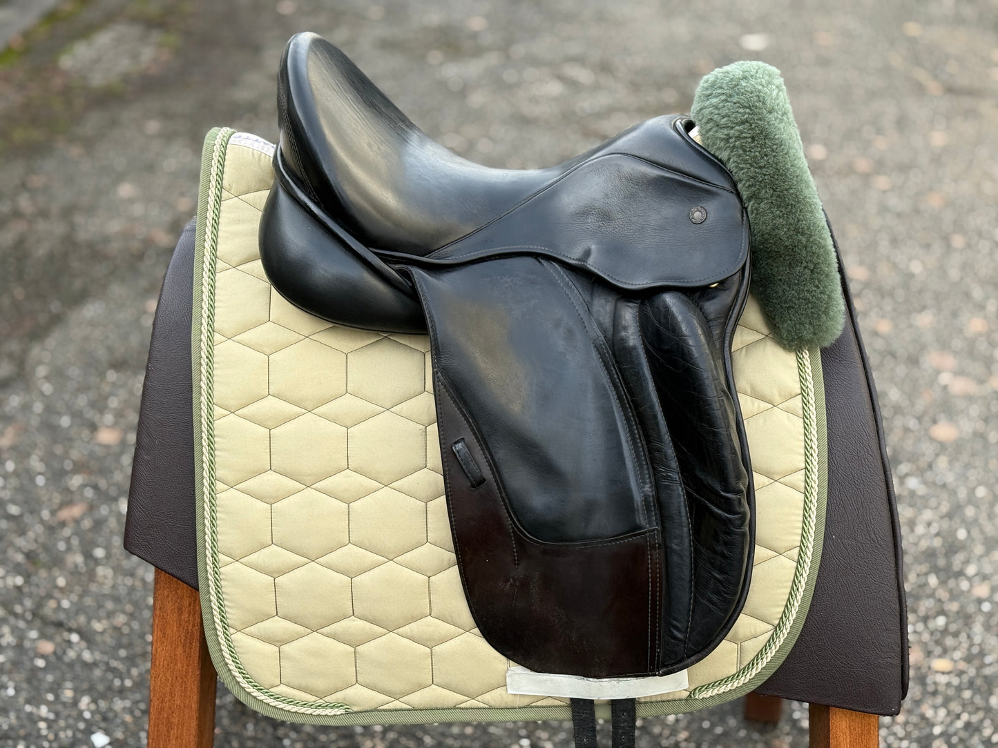 #249 Fichtbauer Paura KCR Dressursattel Monoblatt 17 Zoll Kammerweite C