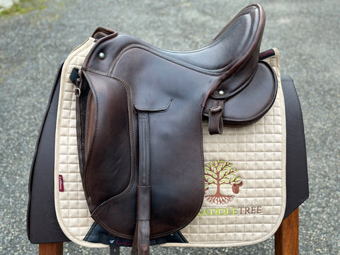 Signum Omega Classic Working Equitation Dressursattel 17 Zoll braun
