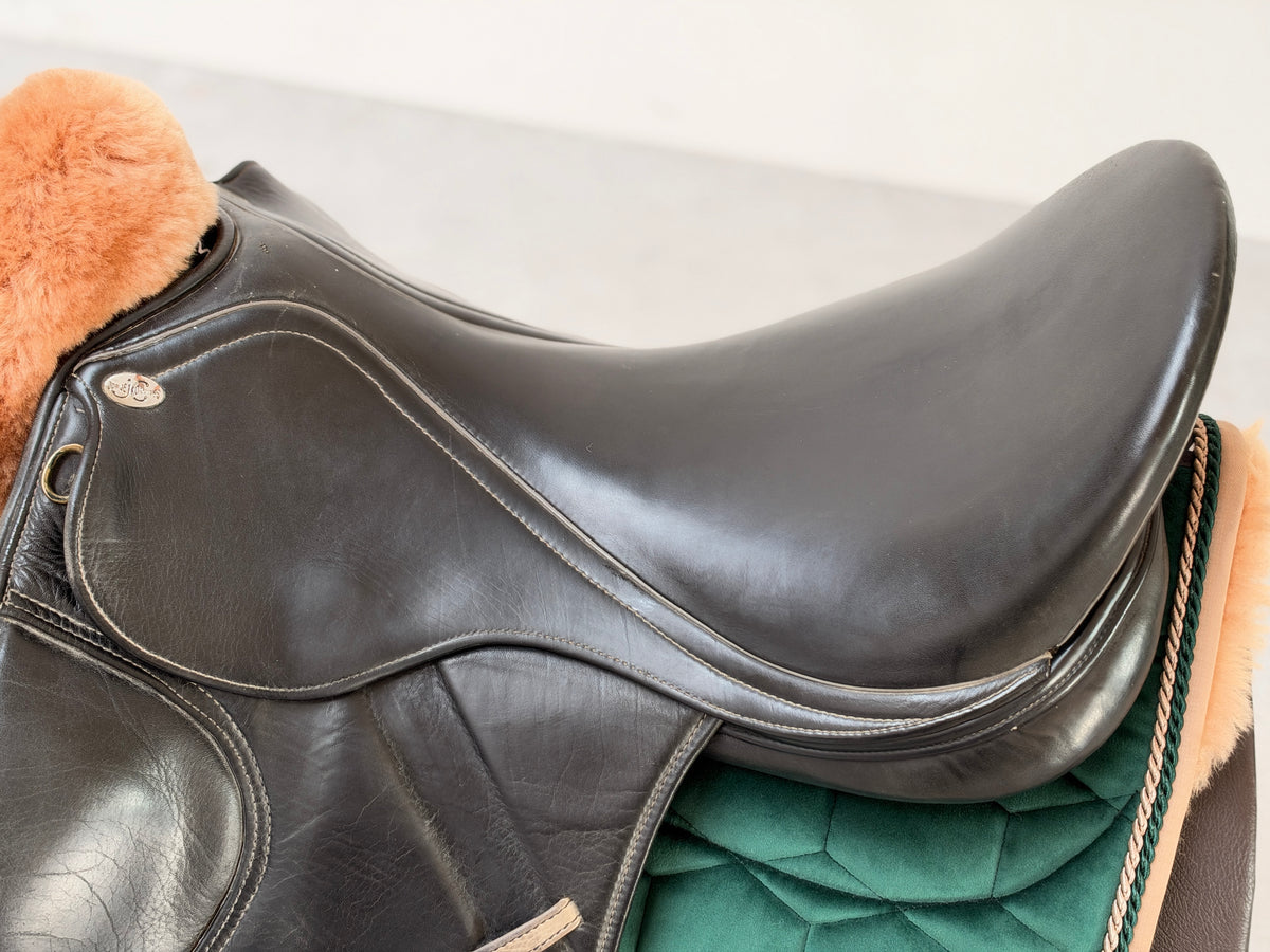 Jorge Canaves Noble Dressursattel 18,5 Zoll Bananenkissen