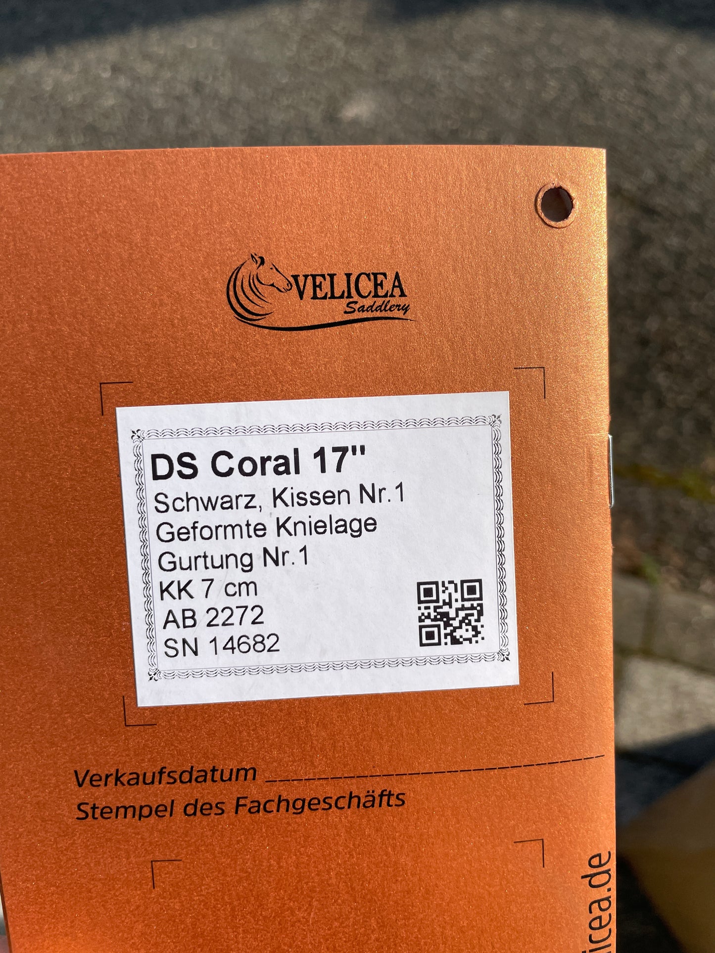 Silla de doma Velicea Coral 17 pulgadas NUEVA