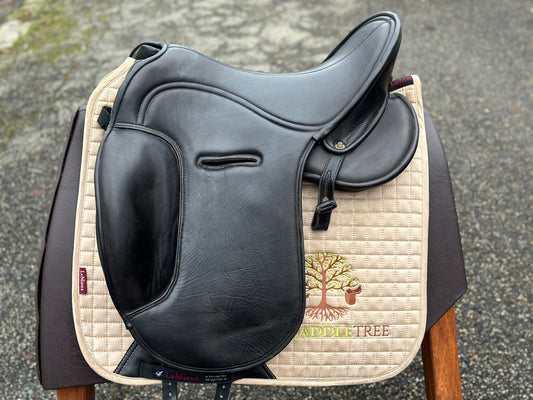 Signum Omega Classic Working Equitation Dressursattel 17,5 Zoll aus 2019