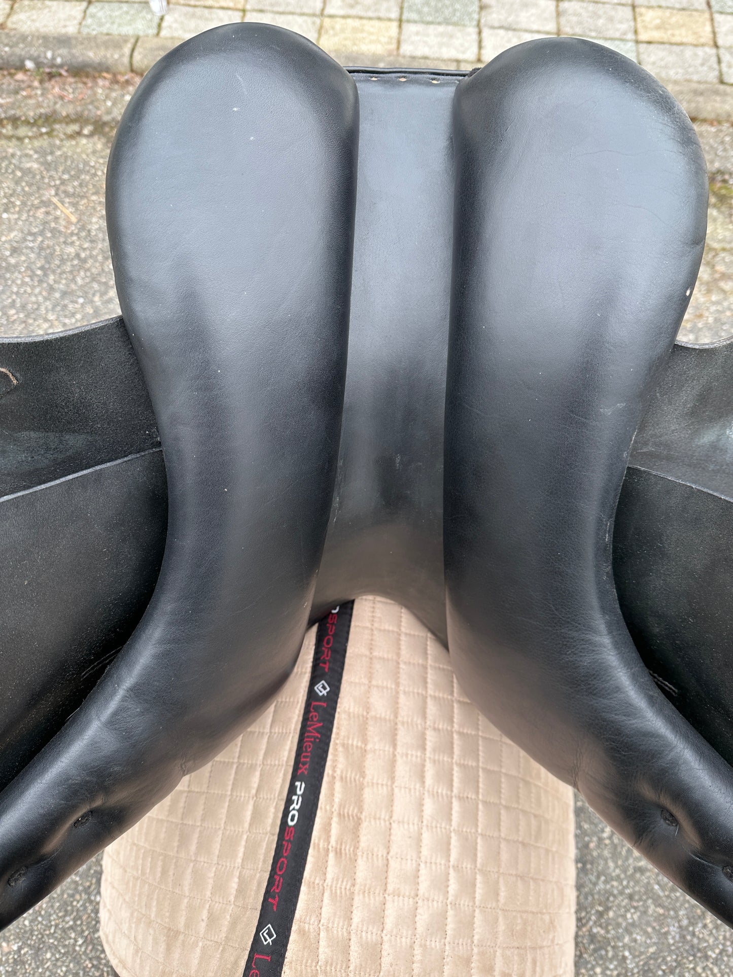 Bucks Dressursattel Centreline 17,5 Zoll